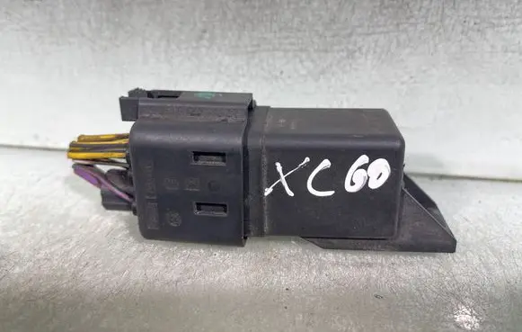 Volvo XC60 Glow plug pre-heat relay 0281003047 31342686