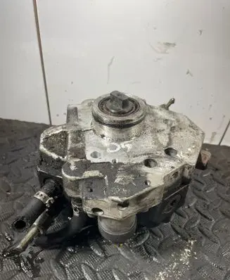 Volvo XC90 Fuel injection high pressure pump 8689591 047826 0445010043