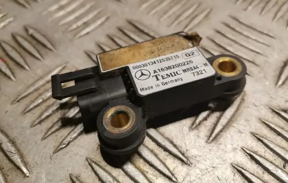 Mercedes-Benz ML W163 Airbag deployment crash/impact sensor 1638200226