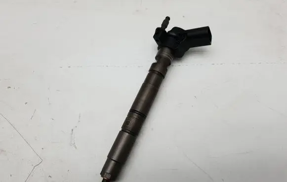 Audi A3 S3 8P Fuel injector 03L130277 09040100882 0445116030