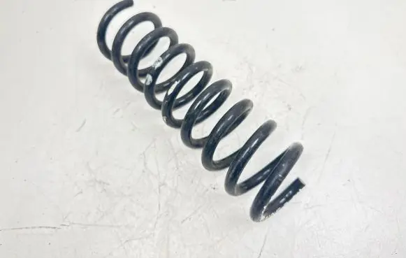 Mercedes-Benz E W210 Rear coil spring