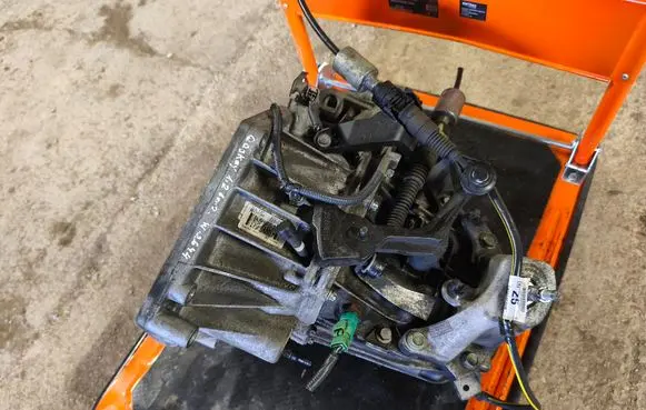 Nissan Qashqai Manual 6 speed gearbox 320103418R