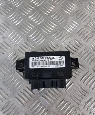 Opel Mokka Seat control module 13582417