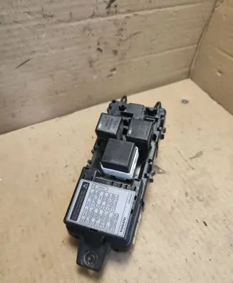 Volvo S40, V40 Fuse box set 30889989 9004 2L170467