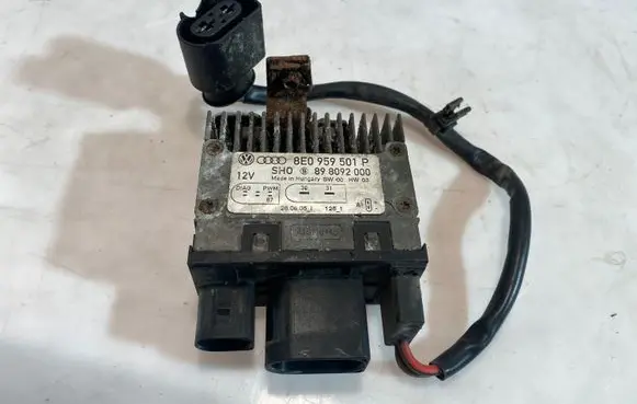 Audi A4 S4 B7 8E 8H Coolant fan relay 8E0959501P