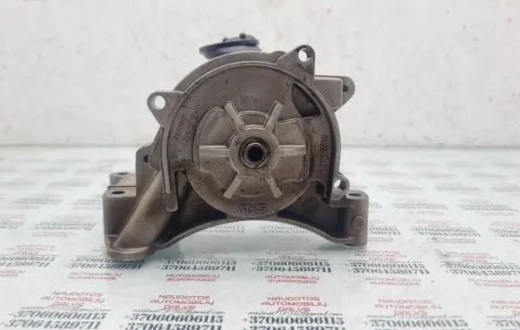 Volkswagen PASSAT B6 Oil pump 03C115251M