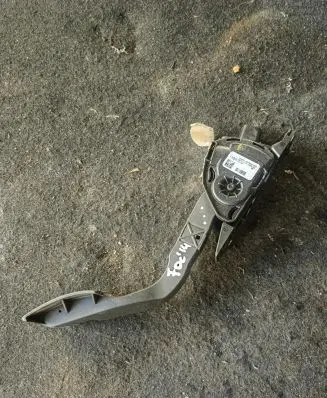 Ford Focus Accelerator throttle pedal BV619F836BB