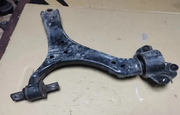 Honda Accord Front control arm 51350T2AA030