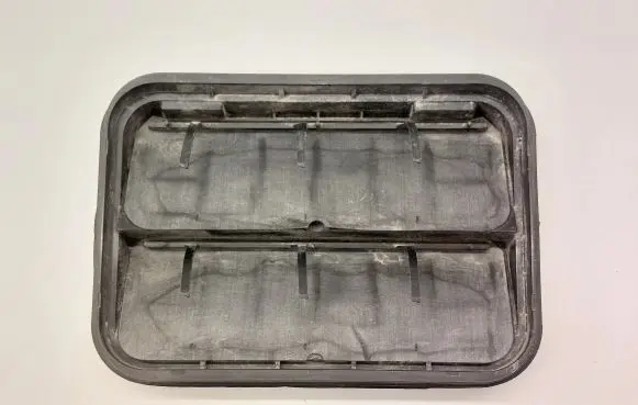 Quarter panel pressure vent