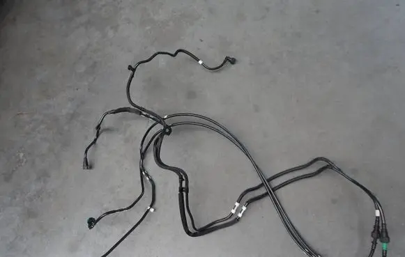 Dacia Sandero III Fuel line pipe 175063336R 164461280R 3442614138