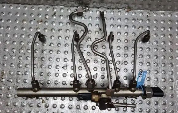 BMW 3 E90 E91 Fuel main line pipe 7562474
