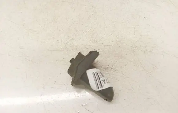 Nissan Serena Windshield washer spray nozzle
