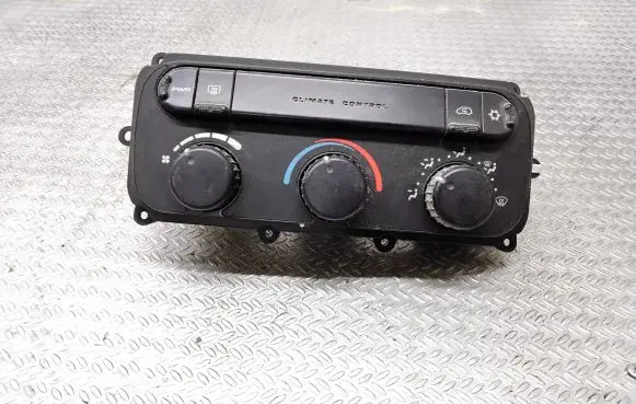 Chrysler Voyager Climate control unit 05005038AA