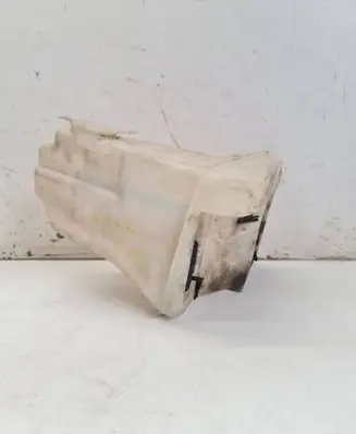Windshield washer fluid reservoir/tank