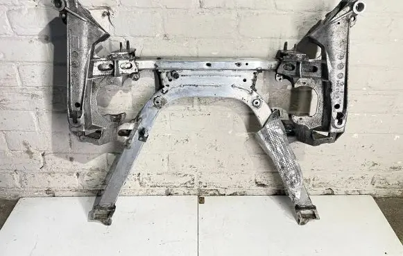 BMW 7 E65 E66 Front subframe 6752293 6752294