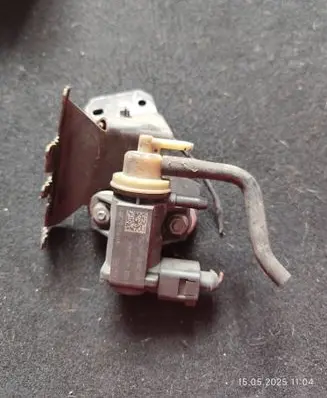Skoda Superb B6 (3T) Turbo solenoid valve 1K0906627B 4011464A 281020734