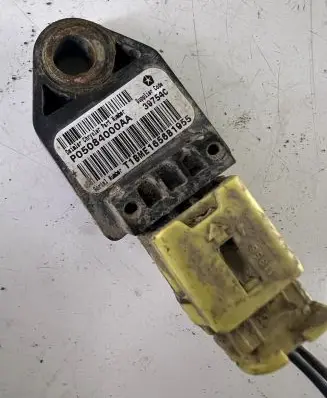 Jeep Cherokee III KJ Airbag deployment crash/impact sensor P05084000AA 39754C