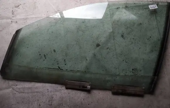 Opel Omega B1 Front door window glass four-door as2