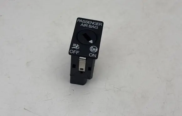 Passenger airbag on/off switch