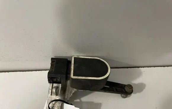 Rear air suspension level height sensor