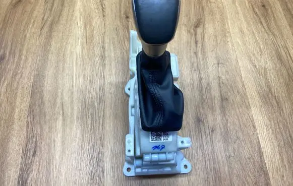 Hyundai Kona I Gear shifter/selector 46700F2830 0420
