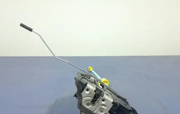 BMW M4 F82 F83 Rear door lock 7445045