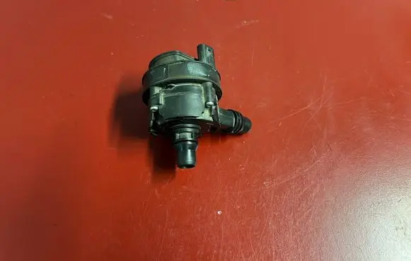 BMW X3 G01 Electric auxiliary coolant/water pump 9147359 A0005001486