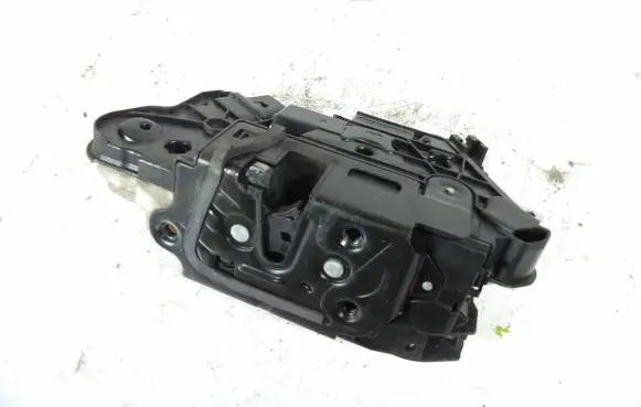 Skoda Fabia Mk2 (5J) Front door lock 1S1837015C