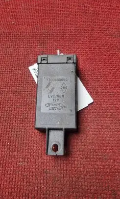 Renault Safrane Door control unit/module 7700808950