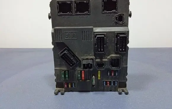 Peugeot 206 CC Fuse box set 9652474780