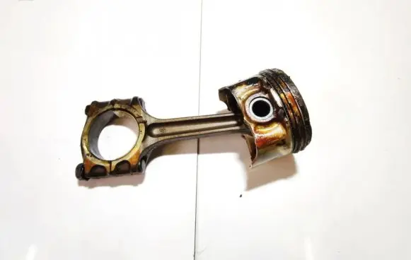 Mazda 323 Piston with connecting rod