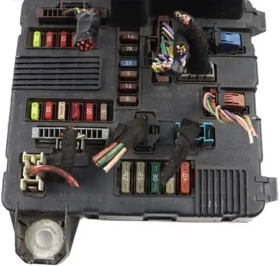 Renault Scenic II - Grand scenic II Fuse module 8200306032B A118399200E UPCX84N2