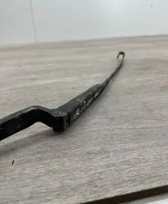 Audi 100 200 5000 C3 Front wiper blade arm 186511