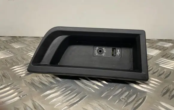 BMW 3 F30 F35 F31 AUX in-socket connector 9207358