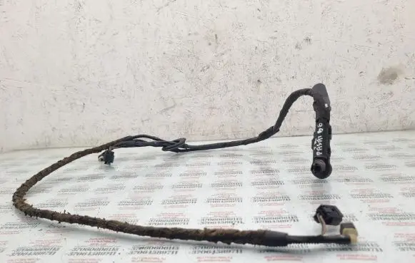 Volkswagen PASSAT B6 Windshield washer fluid hose 1J0955998