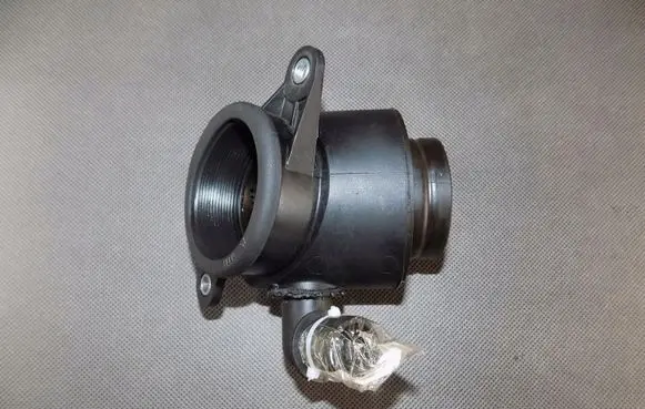 Volkswagen Touareg II Engine coolant pipe/hose
