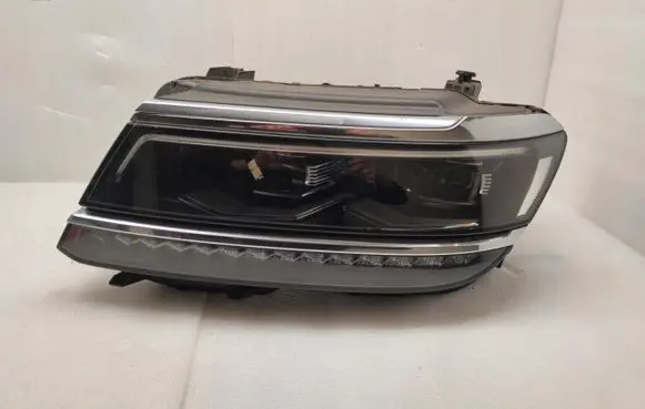 Volkswagen Tiguan Headlight/headlamp