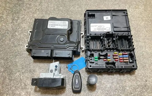Engine ECU kit and lock set