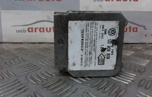 Volkswagen Golf IV Airbag control unit/module 1J0909609