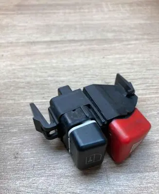 Mercedes-Benz A W168 Hazard light switch A1688201210 33019001