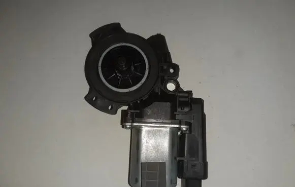 KIA Optima Rear door window regulator motor 402417A