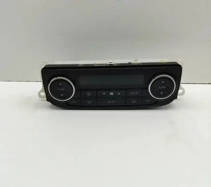 Mitsubishi L200 Interior fan control switch 7820A745