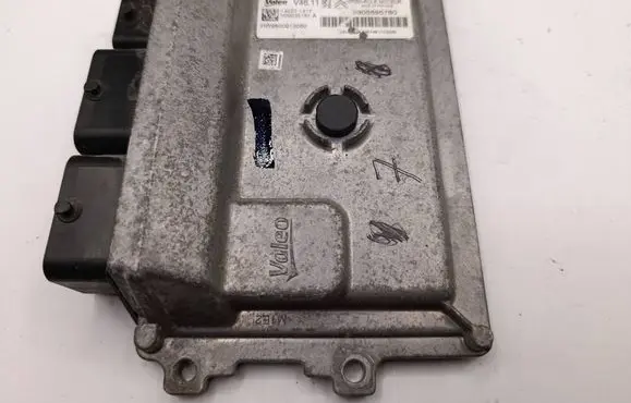 Citroen DS3 Engine control unit/module 9805895780 142571417 V29035181A
