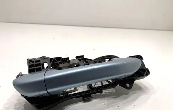 Volkswagen PASSAT B6 Front door exterior handle