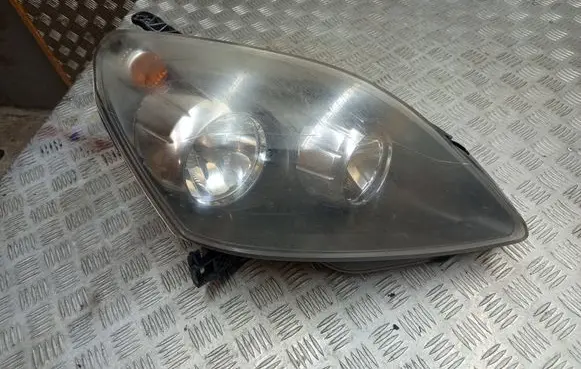 Opel Zafira B Headlight/headlamp