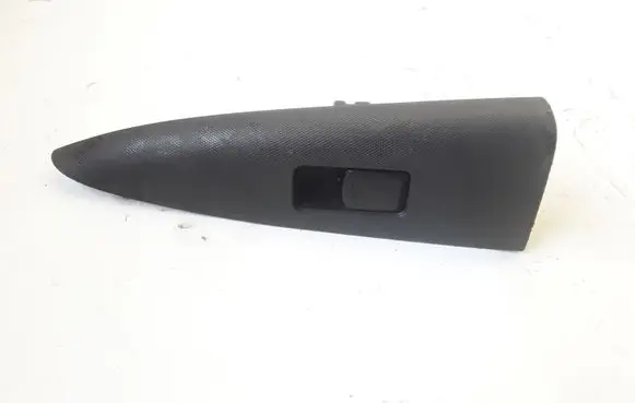 Nissan Note (E11) Electric window control switch 829619U10A