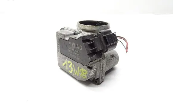Audi A4 S4 B5 8D Throttle body valve 4E0145950J