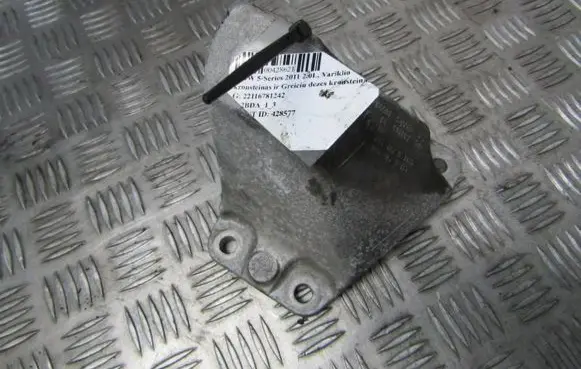 BMW 5 GT F07 Engine mounting bracket 22116781242 6795958
