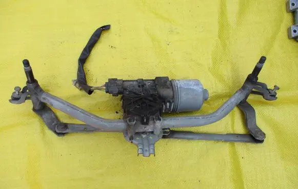 Peugeot 207 Front wiper linkage and motor 3397020769
