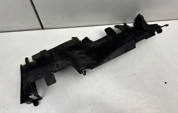 Volkswagen PASSAT B8 Intercooler air guide/duct channel 3G0121284C